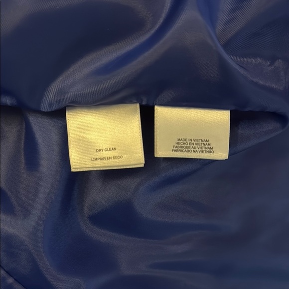 Nine West Women's lined fitted Blue Blazer. Size 10 - Picture 12 of 14